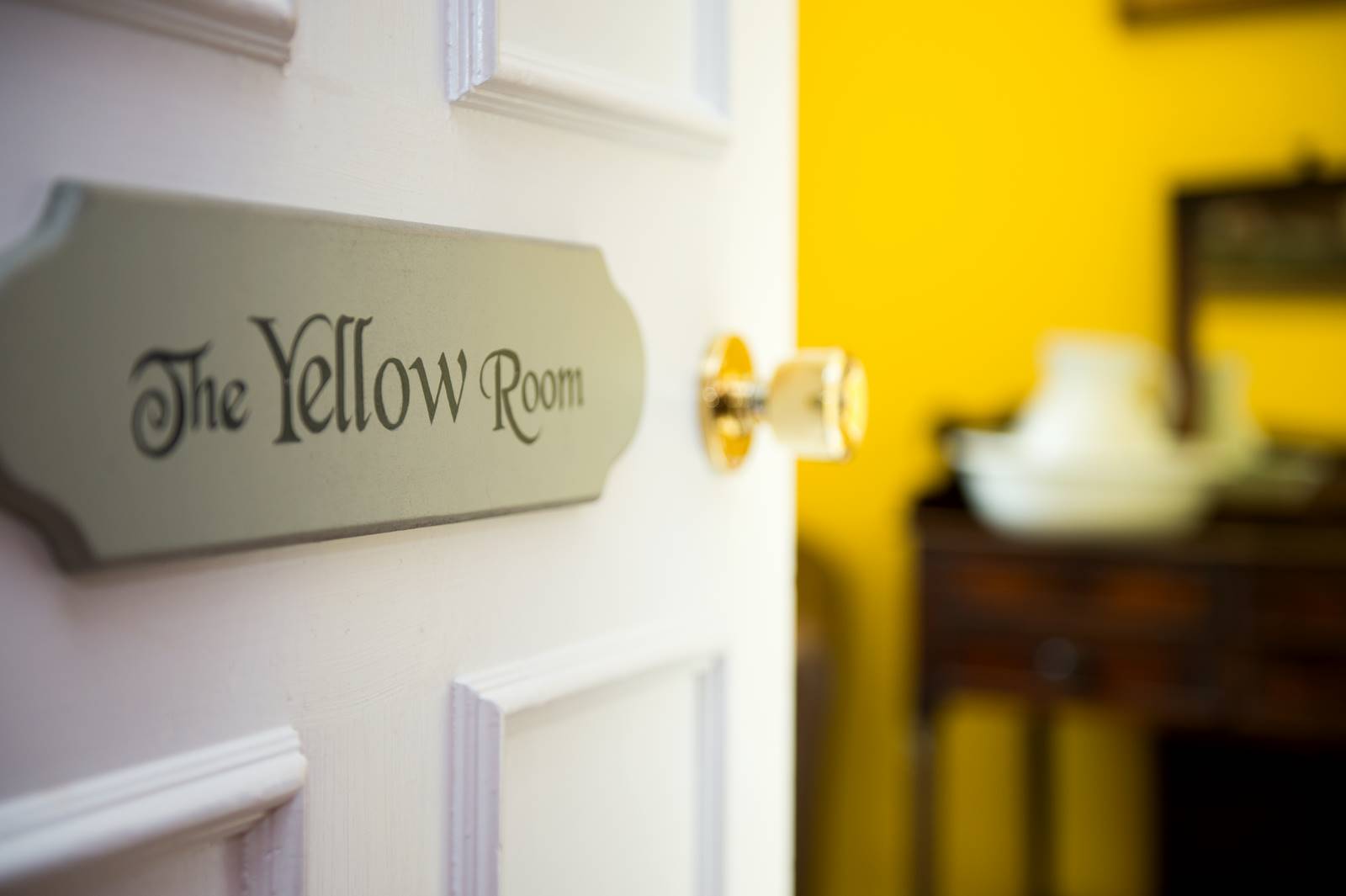yellow_room_1